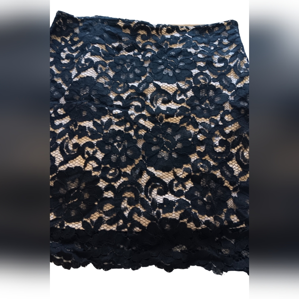Size Medium Lace Skirt